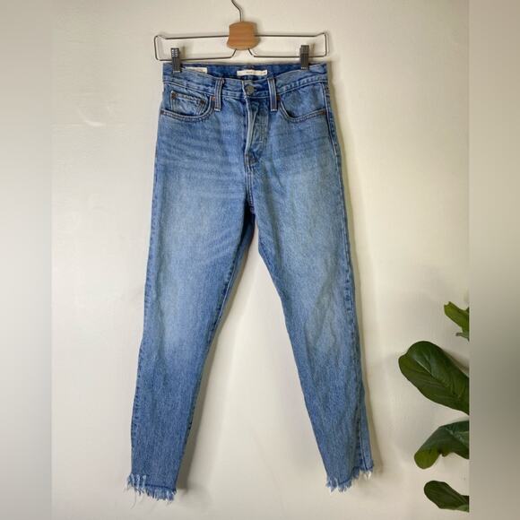 Levi’s Wedgie Icon Fit in Shut Up ankle raw hem high rise medium Wash - Picture 3 of 8